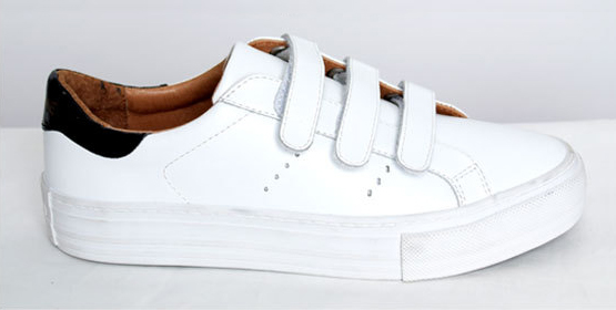 no name スニーカー